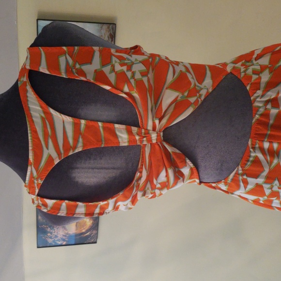 Soprano cut out back dress - Picture 4 of 11